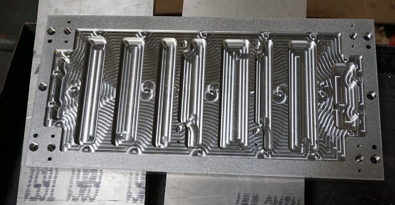 Best of Both Worlds – Horizontal and Vertical Machining Center 3